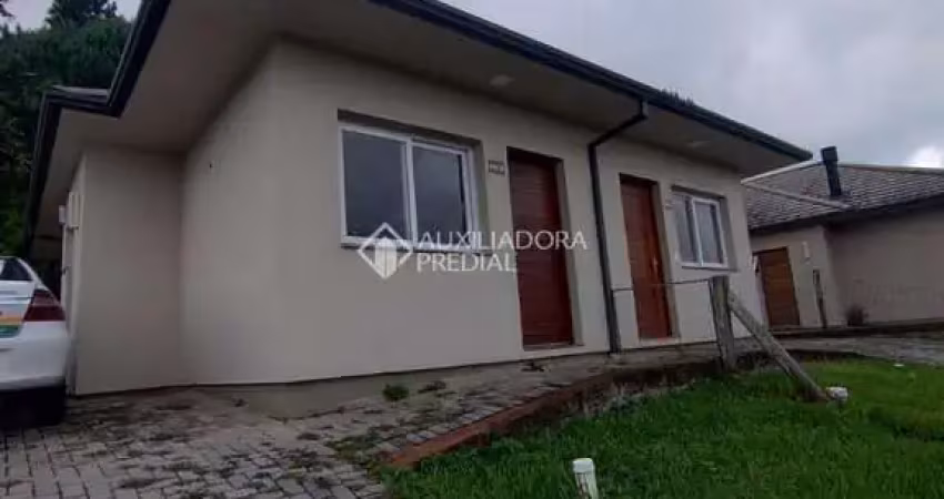 Casa com 2 quartos para alugar na Dez De Dezembro, 600, Carazal, Gramado