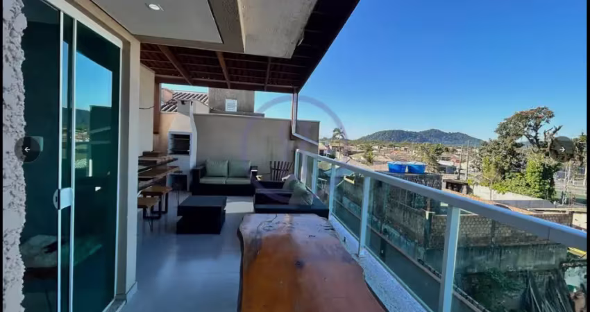 Triplex, 03 q, 1 suíte, 3 anos (planejados e eletros), 04 ares cond. 800m centro.