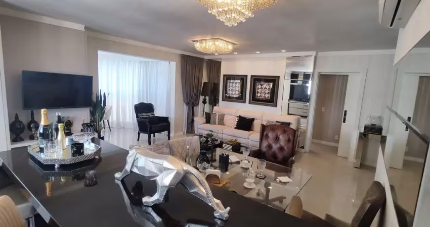 Apartamento com 3 quartos para alugar na Rua 3110, 193, Centro, Balneário Camboriú