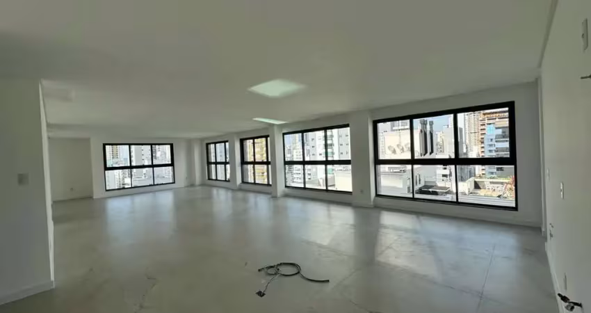 Cobertura com 3 quartos à venda na Rua 1141, 298, Centro, Balneário Camboriú
