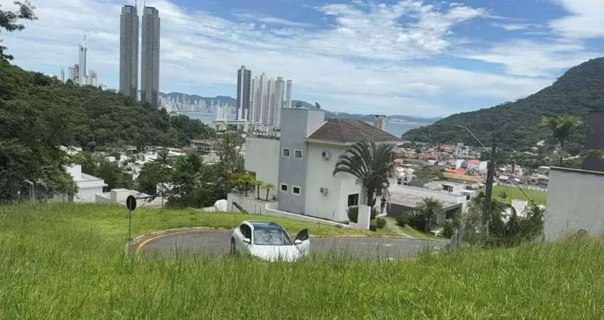 Terreno em condomínio fechado à venda na Avenida Hermógenes de Assis Feijó, 621, Barra, Balneário Camboriú