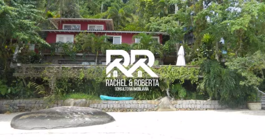LINDA CASA PÉ NA AREIA EM CONDOMÍNIO EM ANGRA