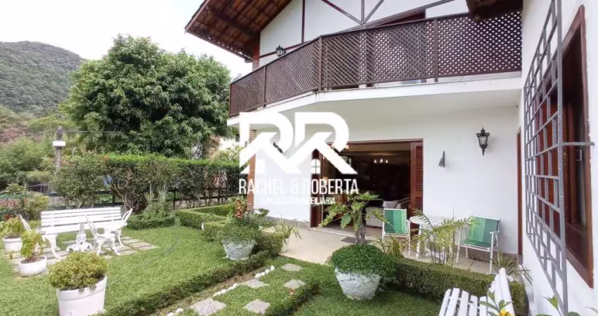 Casa em alto padrão em Condomínio com linda vista na Granja Guarani