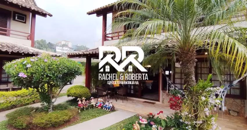Linda casa em condomínio com infra estrutura de clube