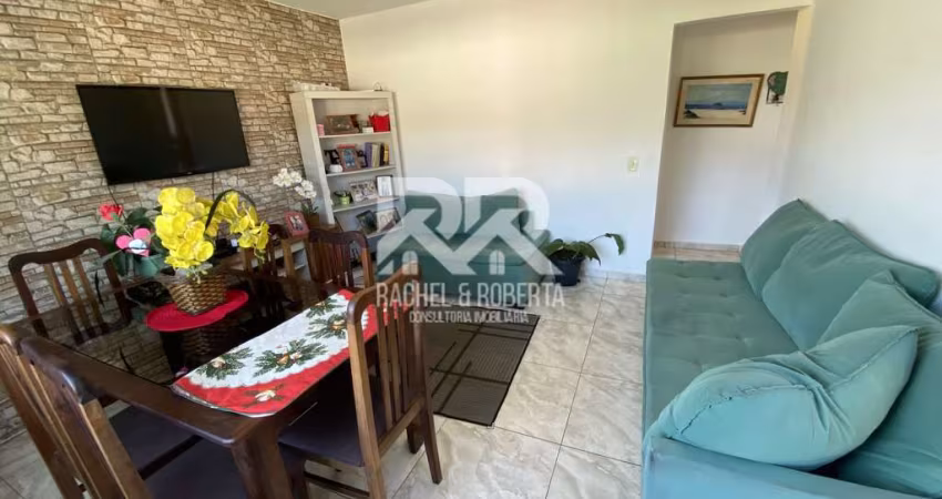2 casas à venda em boa localização