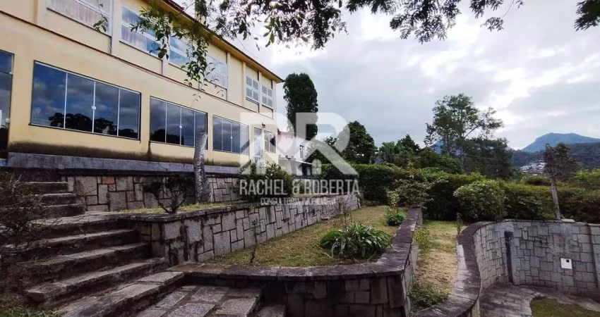 Vendo Excelente casa no Golfe
