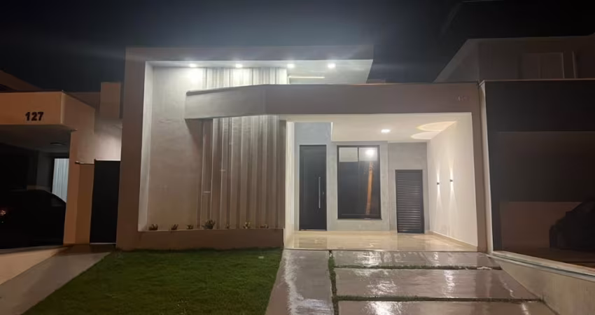 Casa no Condomínio Reserva do Vale.