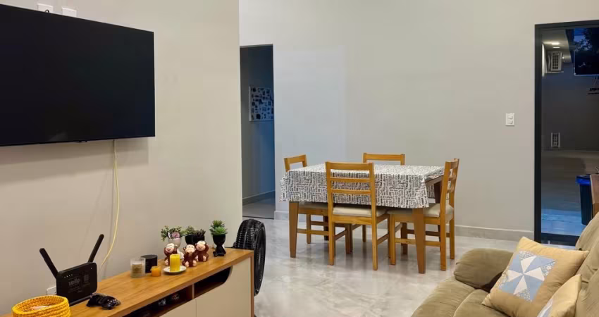 Linda casa no Jd. Amália com piscina