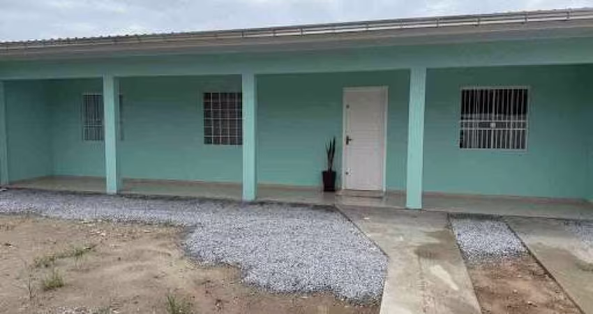 Casa Praia de Leste com espaço de terreno averbada