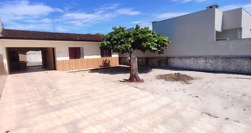 Casa com piscina amplo terreno