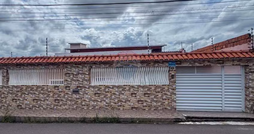 Vende casa com 2 quartos (1 suíte) + um apartamento no conj ajuricaba