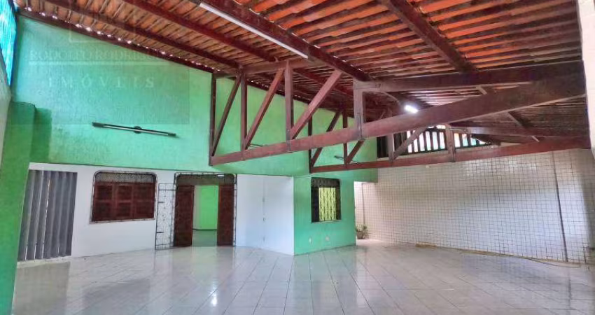 Bela casa a venda na Parquelandia / Bela Vista - 363m2 de área