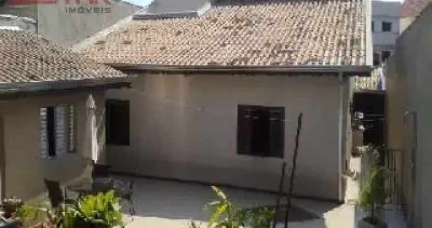 Casa terrea com piscina a venda ou permuta por apartamento de menor valor.