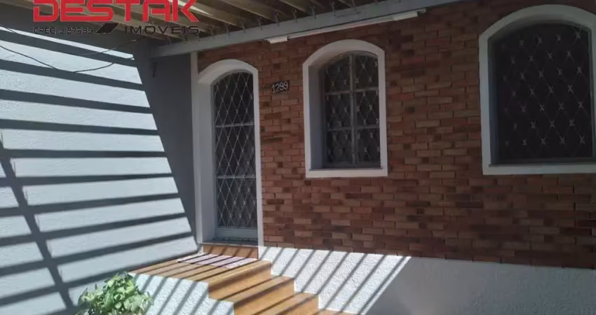 Casa Sobrado A Venda Em Regiao Central de Jundiai/sp. 03 Dormitorios, 01 Suite.