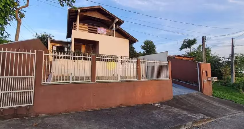 Casa Averbada no bairro Petropolis, estuda permuta por chácara