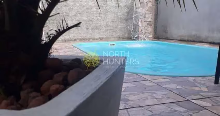 Casa com 3 dormitórios à venda, 230 m² por R$ 594.000,00 - Vila Nova - Joinville/SC
