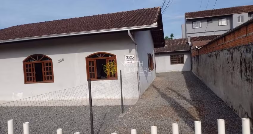Casa Alvenaria no Boa Vista, distante da área central de Joinville 2.5km