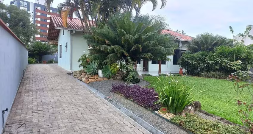 Casa Averbada com 157m² de área construida no Costa e Silva