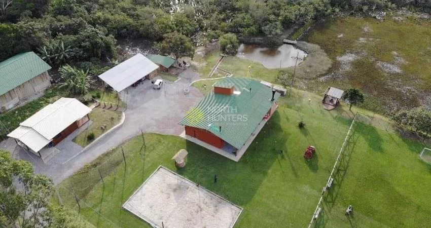 Encantador Sítio em Vargem Pequena: Viva o Melhor do Campo e da Cidade!