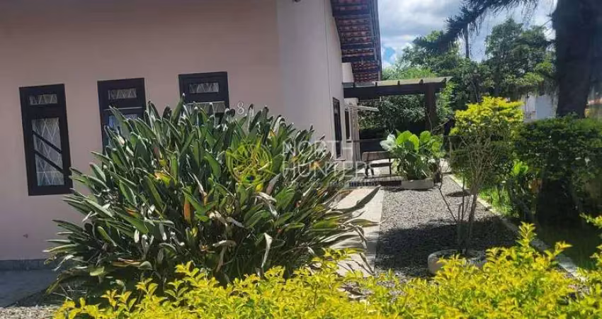 Casa à venda, itaum com 4 dormitórios sendo uma suíte.  joinville, sc