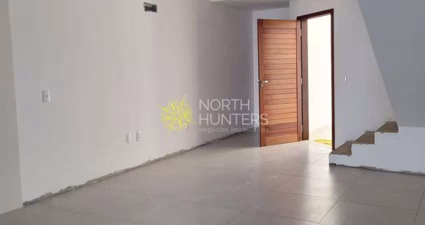 Casa geminada  à venda com 16m² de fundos, composta por 3 dormitórios sendo uma suíte, Vila Nova, J
