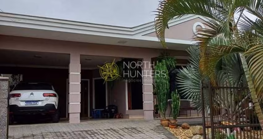 Casa à venda no bairro Vila Nova, estuda permuta em Piçarras e Barra Velha.