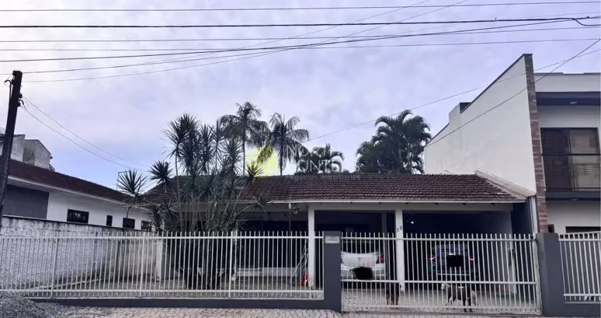 Casa com 3 quartos à venda na Rua Edgar Pinheiro, Costa e Silva, Joinville