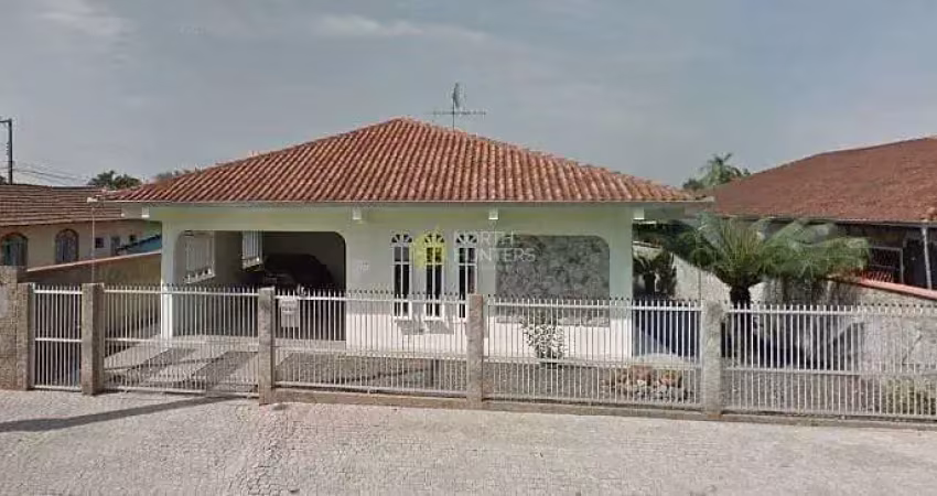 Casa com 3 quartos para alugar na Rua Alferes Schmidt, Comasa, Joinville