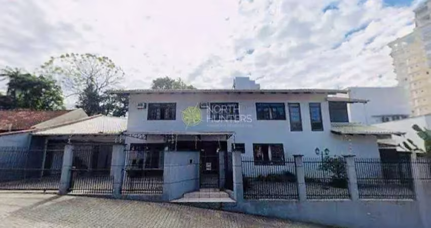 Casa com 5 quartos para alugar na Rua Braço do Norte, Atiradores, Joinville