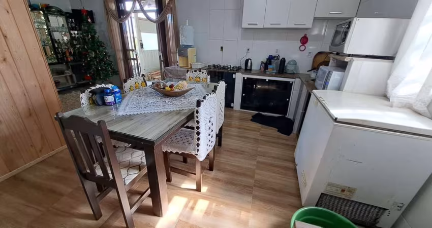 Casa 03 quartos Mobiliada à venda na Praia de Piçarras em Balneário Piçarras - Santa Catarina