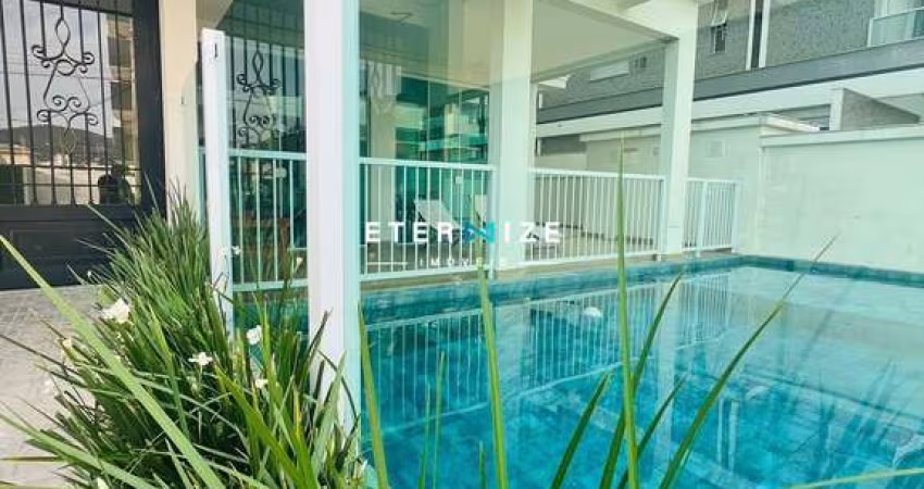 Belíssimo apartamento á 300m do mar