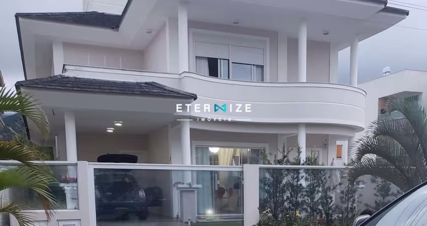 Casa em Praia de Palmas com 03 Dormitórios sendo 01 Suíte em Governador Celso Ramos/SC