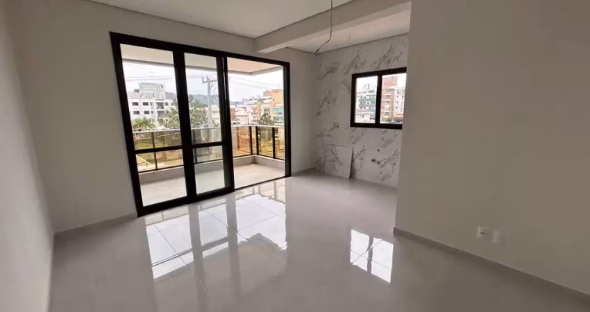 Apartamento frente rua 02 suítes próximo ao mar no La Linda Residence na Praia de Palmas em Governador Celso Ramos - Santa Catarina.