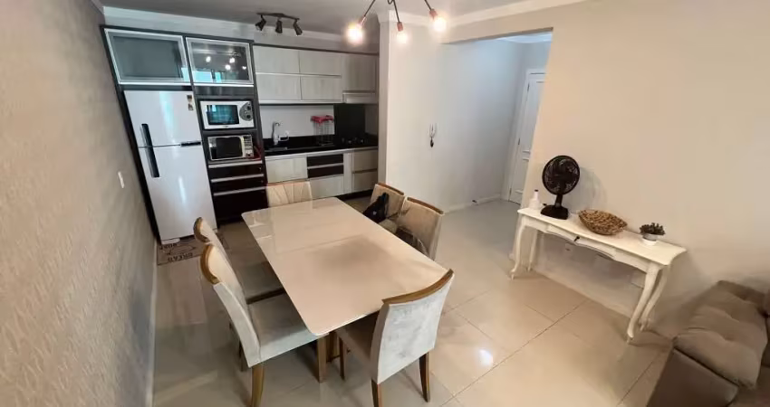 Apartamento 02 suítes vista mar, mobiliado à venda no residencial madrid, na praia de palmas em governador celso ramos - santa catarina.
