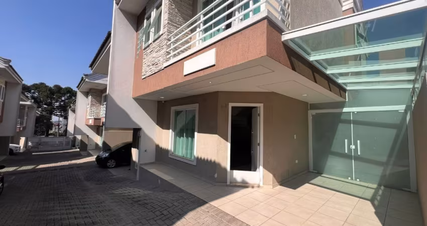 Triplex em condomínio no Hauer