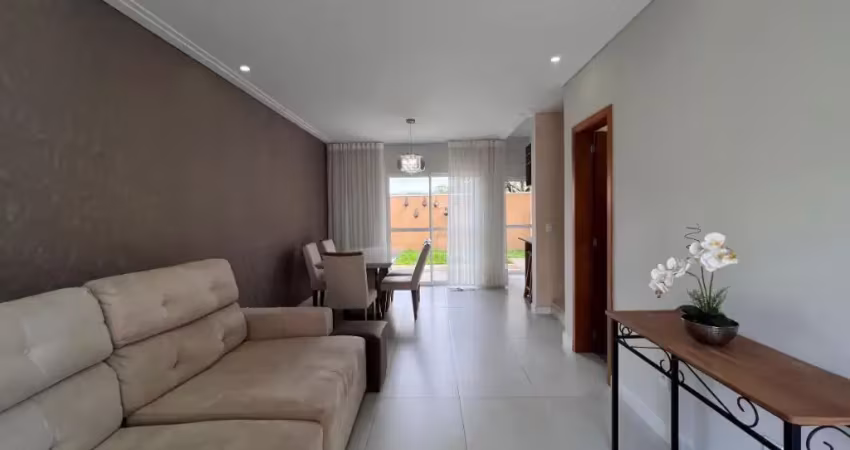 Triplex em condomínio fechado