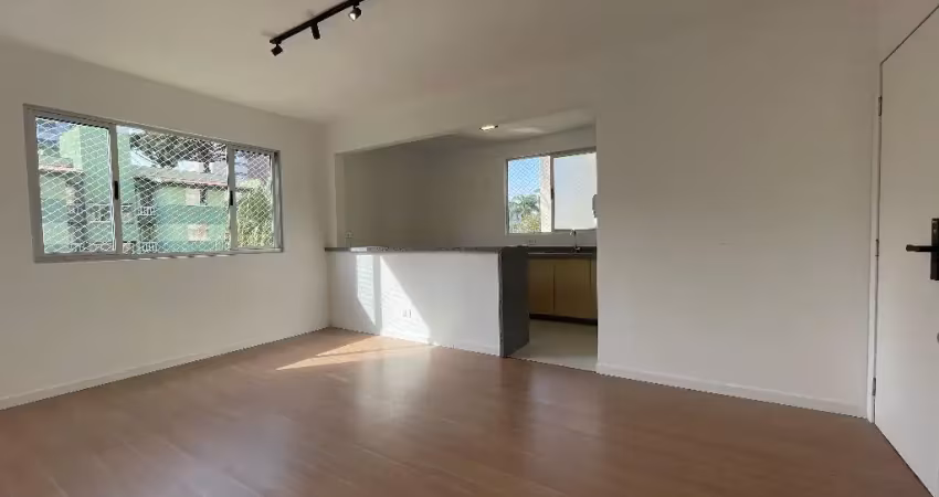 Apartamento reformado no vila isabel  2º andar, muito iluminado e ventilado