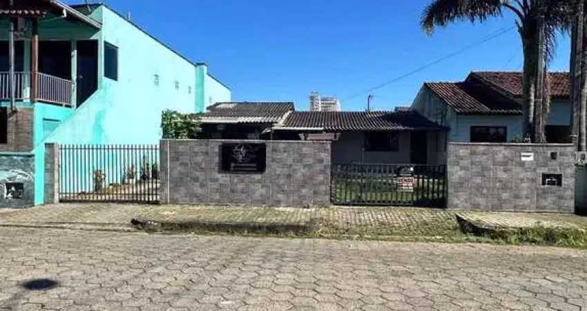 Terreno à venda no Centro, Penha 