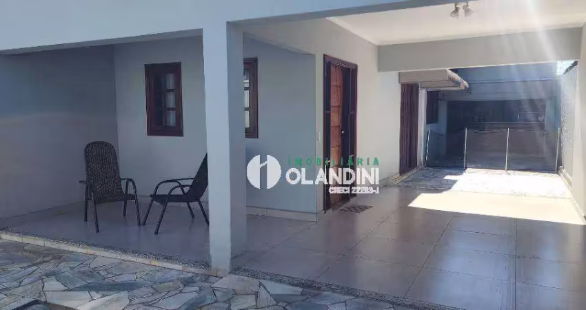 Casa à Venda, na Região Central com 4 dormitórios, sendo 2 Suítes, 176 m² por R$ 1.050.000,00 - Centro - Artur Nogueira/SP