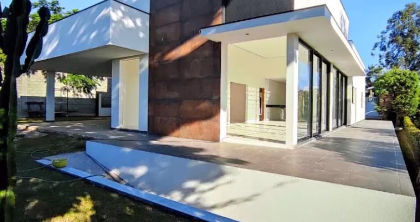 CASA TÉRREA DE ALTO PADRÃO COM 4 SUÍTES NA DIVISA DE JUNDIAÍ COM ITATIBA-SP NO COND PARQUE DA FAZENDA