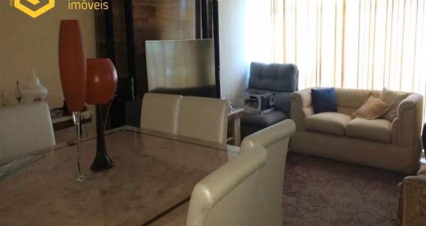 Casa térrea de esquina residencial ou comercial à venda em Jundiaí, na Vila Liberdade.