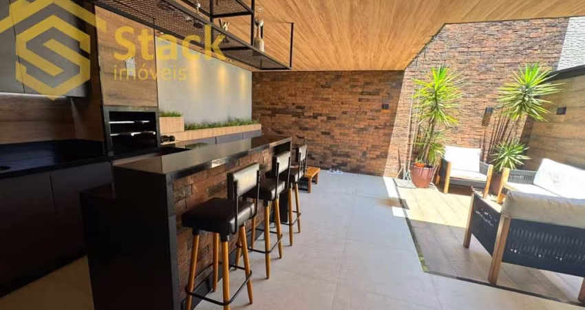 CASA À VENDA COM 3 DORMITÓRIOS, SENDO 1 SUÍTE NO RESIDENCIAL THINA - BAIRRO MEDEIROS- JUNDIAÍ/SP