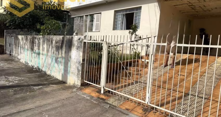 Casa Térrea à Venda localizada no bairro Jardim do Estádio - Jundiaí/SP, terreno de 311 m² com uma área construida de 302 m²