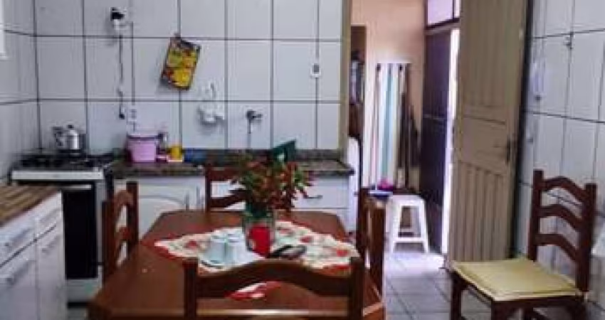 PARQUE DAS NAÇÕES - CASA ANTIGA HABITÁVEL