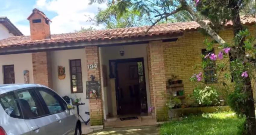 Oportunidade de venda casa para retrofit em condominio fechado no jardim do golf | jandira-sp