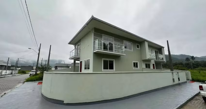 Sobrado para Venda em São José, Forquilhas, 3 dormitórios, 1 suíte, 2 banheiros, 2 vagas