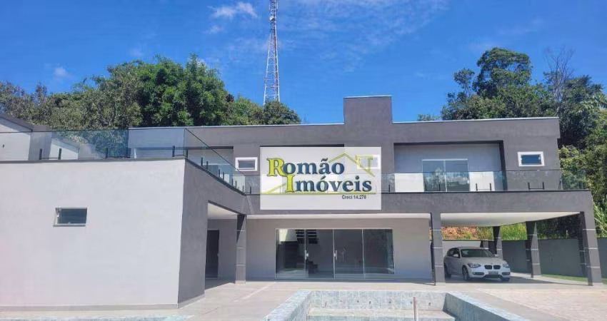 Casa com 4 suítes à Venda no Condomínio Canada Village em Mairiporã/SP