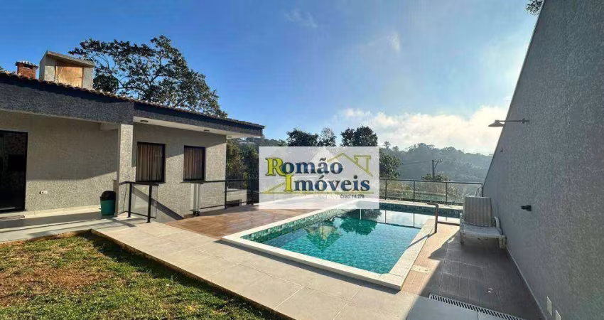 Terreno com 2 Lindas casas com excelente acabamento e área gourmet com piscinas e churrasqueiras, excelente opção de imóvel para sua familia.