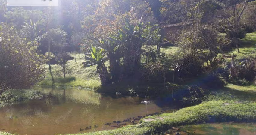 Sítio com 3 dormitórios à venda, 100000 m² por R$ 700.000,00 - Olho D'Água - Mairiporã/SP