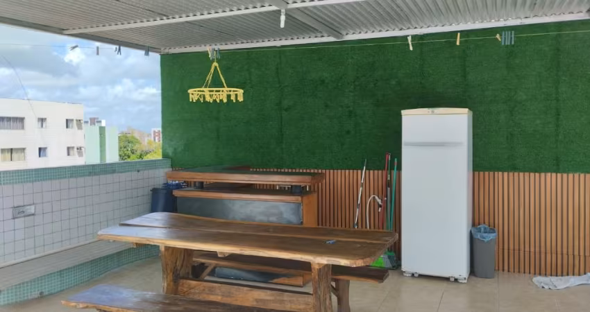 Excelente Cobertura com 03 quartos, sendo 01 suíte, 01 vaga de garagem